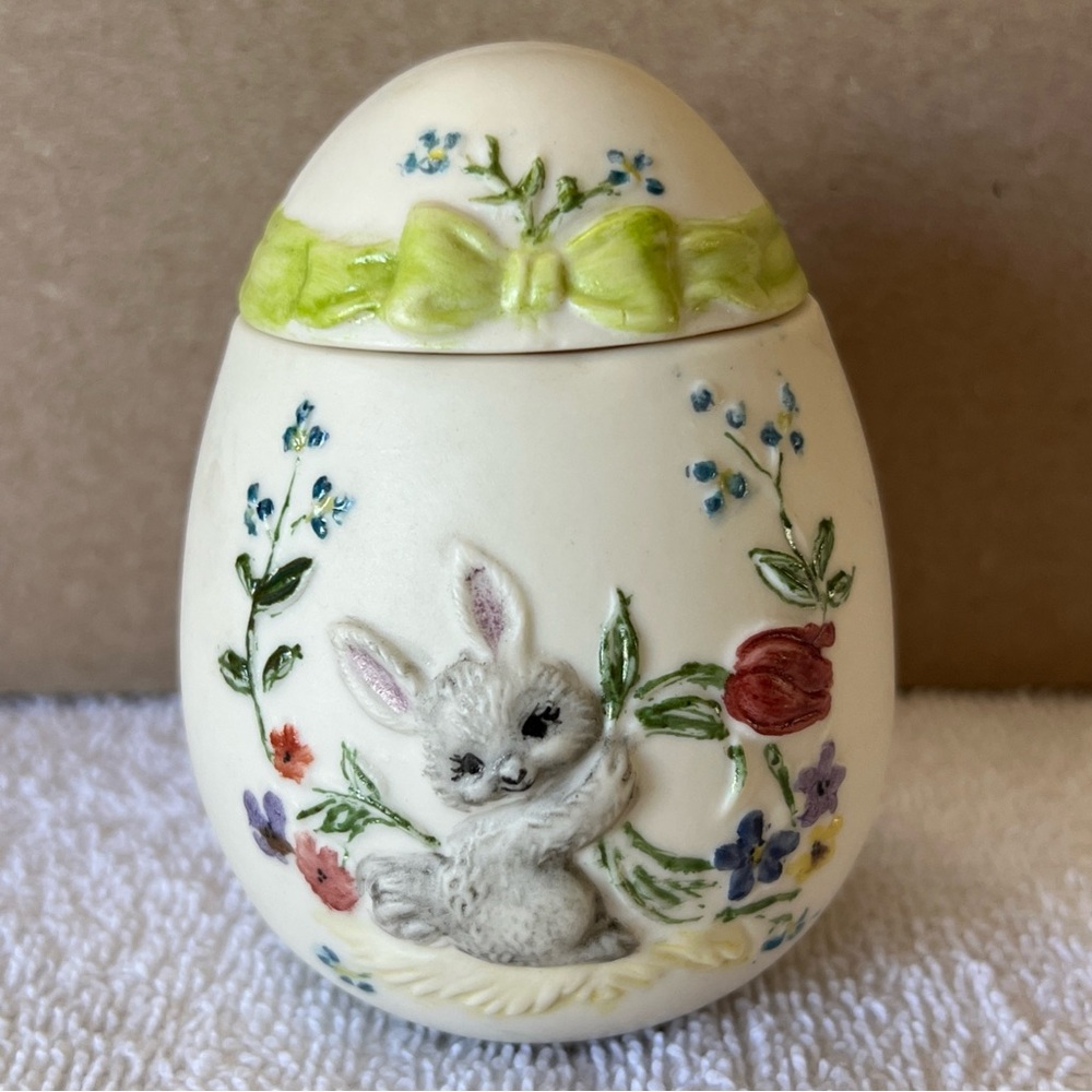 Lefton Cream Ceramic Egg with Bunny and Floral Design